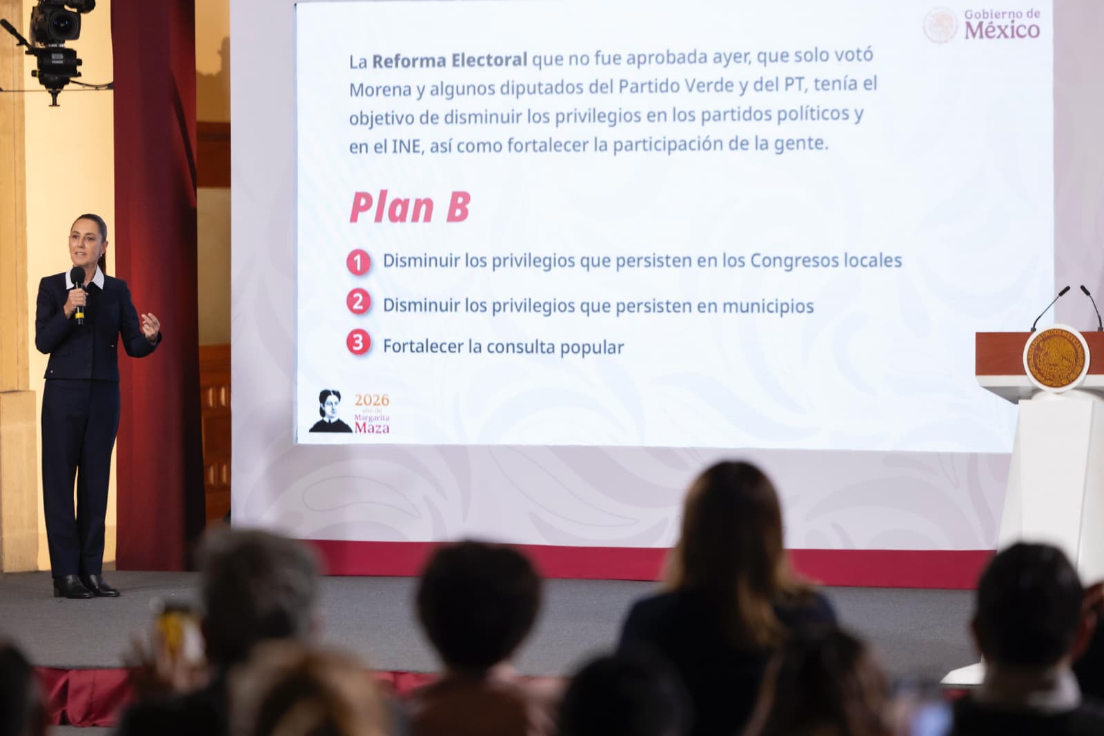 Sheinbaum descarta derrota; y presenta un Plan B de la reforma ...