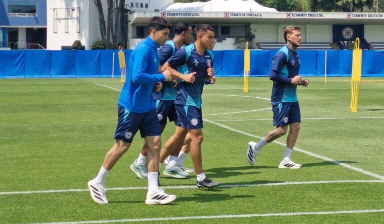 Nicolás Larcamón elogia el nivel de Cruz Azul