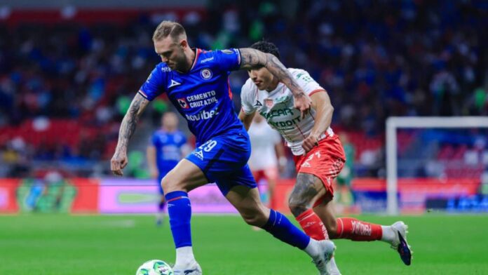 Cruz Azul vence a Necaxa en su regresó al Coloso de Santa Úrsula