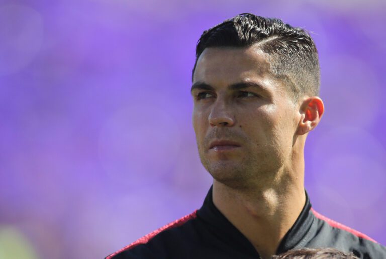 El portugués Cristiano Ronaldo regresa y marca doblete