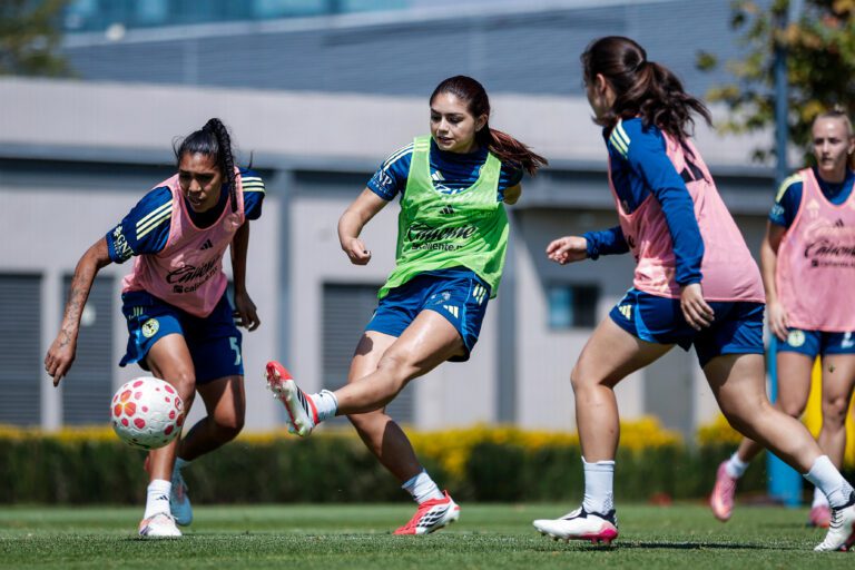 Jana Gutiérrez en entrenamiento con el Club América Femenil. Liga MX Femenil. Foto: X: @AméricaFemenil
