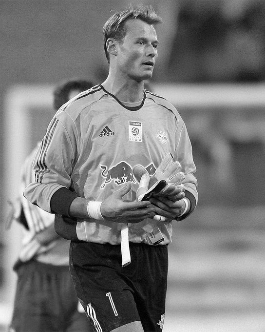 Fallece Alexander Manninger a sus 48 años.