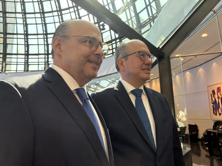 Preocupa bloqueo de cuentas bancarias: AMIB