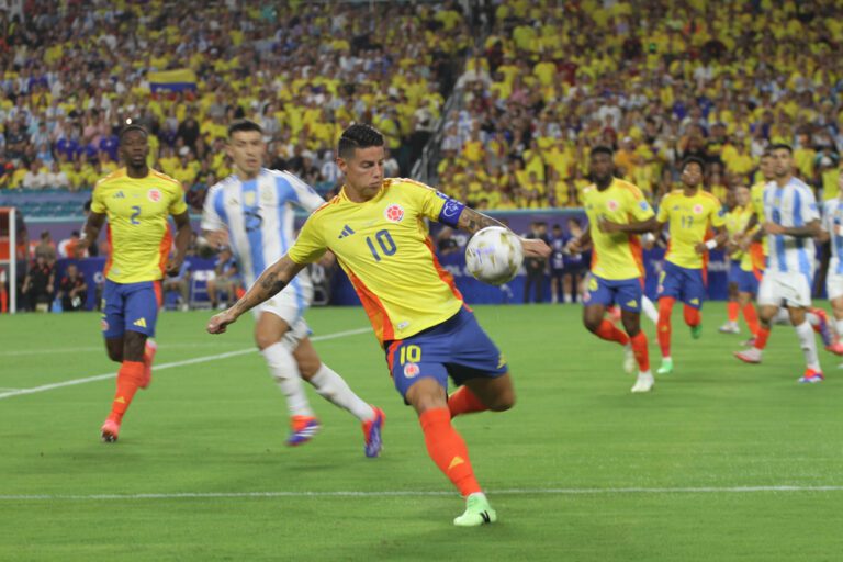 Luis Díaz y James Rodríguez lideran la pre lista de Colombia