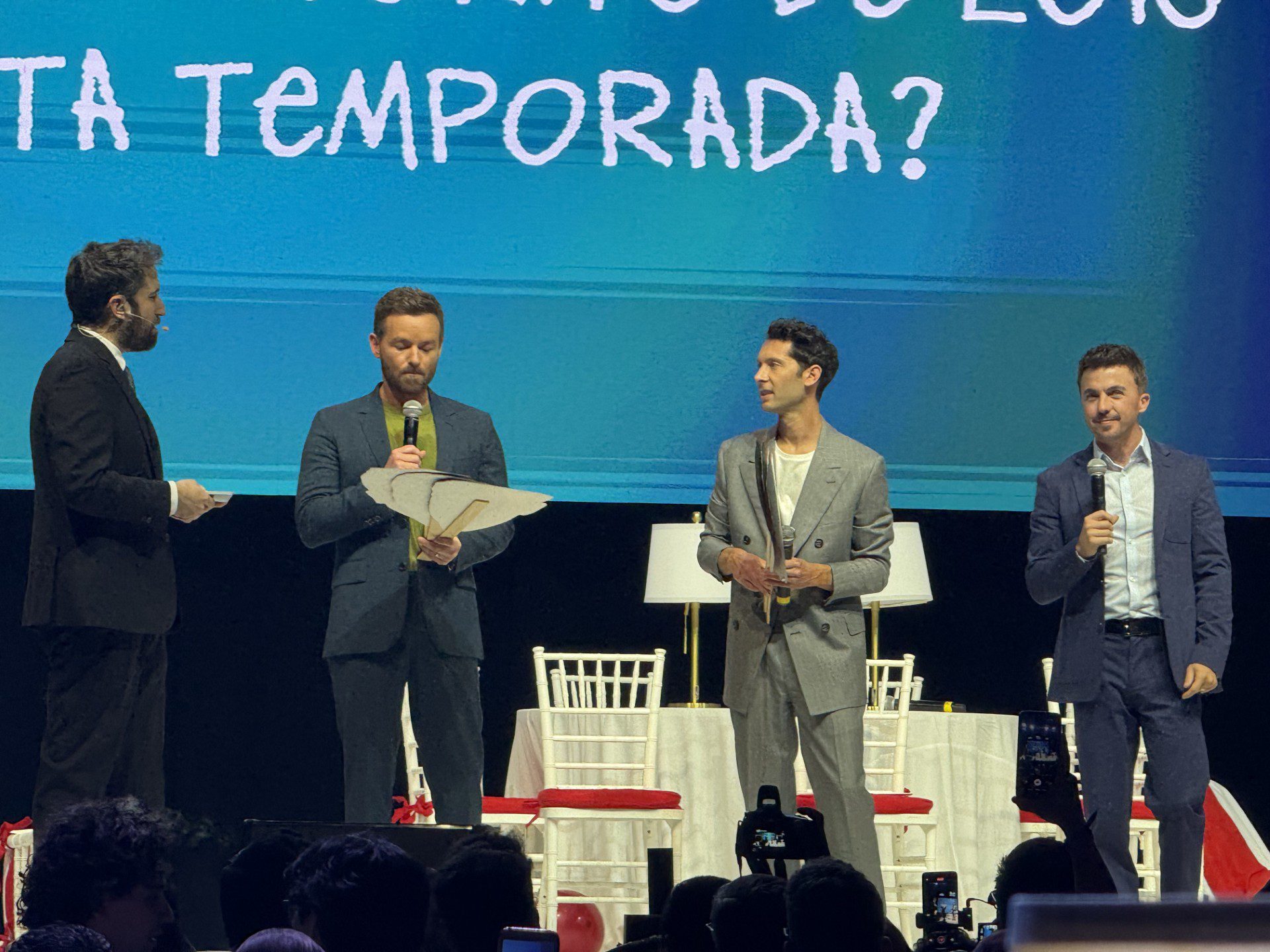 Protagonistas de "Malcolm el de en medio" celebran en CDMX éxito de la  continuación - 88.9 Noticias