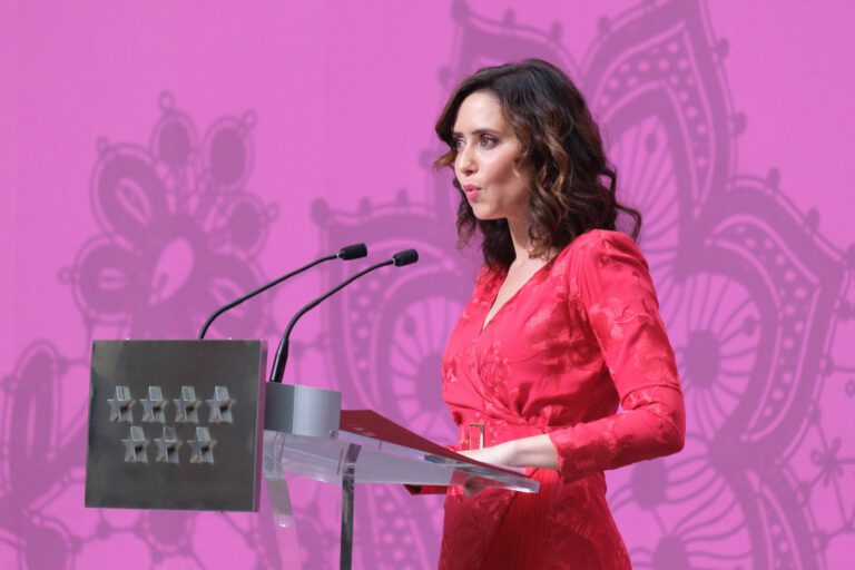 Presidenta de la Comunidad de Madrid ofrece respaldo a mexicanos y critica situación democrática del país
