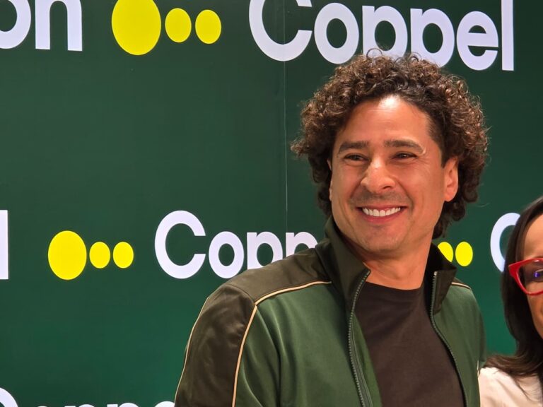 El guardameta Guillermo Ochoa cumple en su primer día de trabajo con la SNM