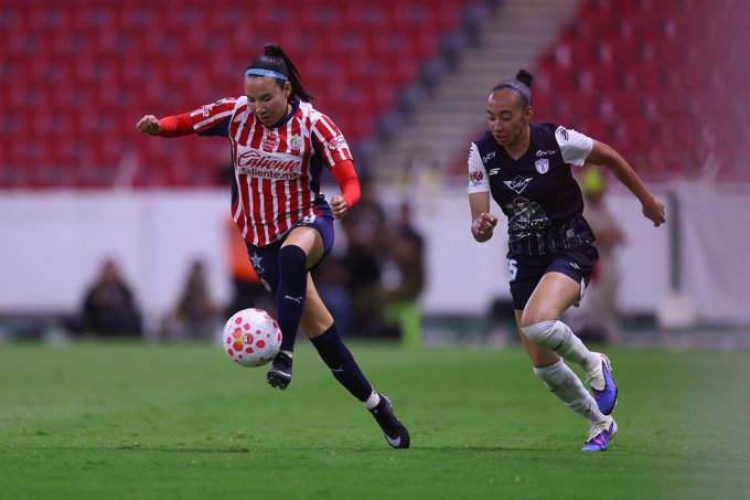 Chivas Femenil derrota 2-1 a Pachuca en la ida de los Cuartos de Final del Clausura 2026. Liga MX Femenil. Foto: X: @ChivasFemenil