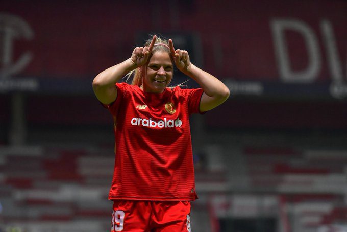 Eugenie Le Sommer festejando un gol. Liga MX Femenil. Toluca Femenil. Foto: X: @TolucaFemenil