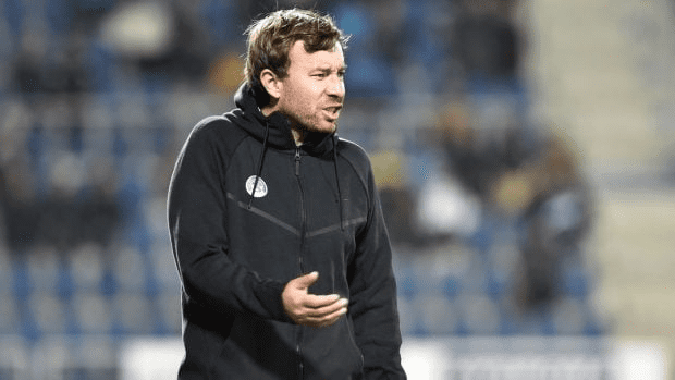 Petr Vlachovsky sancionado de por vida por filamr en secreto a sus jugadoras en vestidores y regaderas. Foto: X: @mundopelotanet