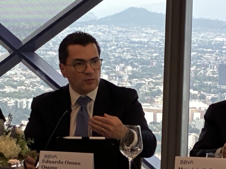 Informalidad y desaparición de personas frenan inversión y crecimiento: BBVA México