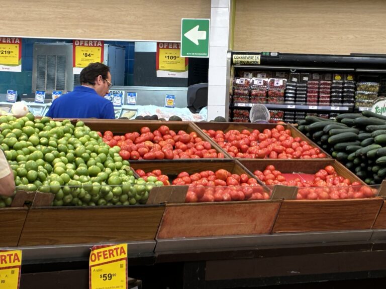 En abril la inflación se moderó al ubicarse 4.45%; frutas y verduras suben