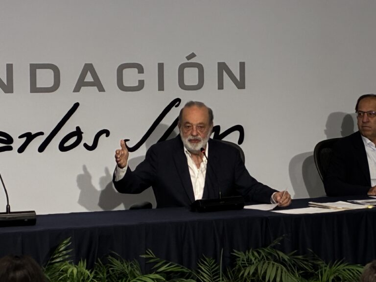 Es un “exceso “ el costo de los boletos para ver los partidos de la Justa de Fútbol: Carlos Slim