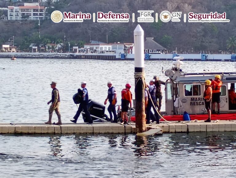 Marinos aseguran droga que flotaba en costas de Oaxaca