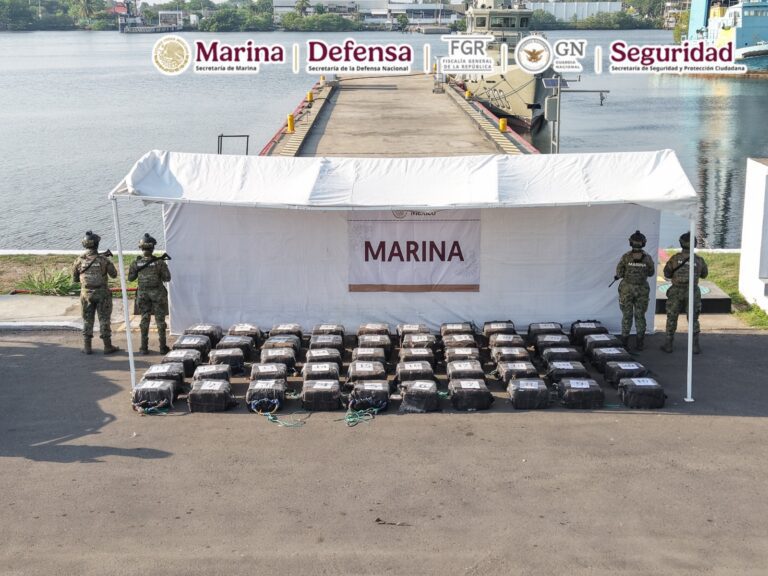 Marinos aseguran droga en costas de Chiapas
