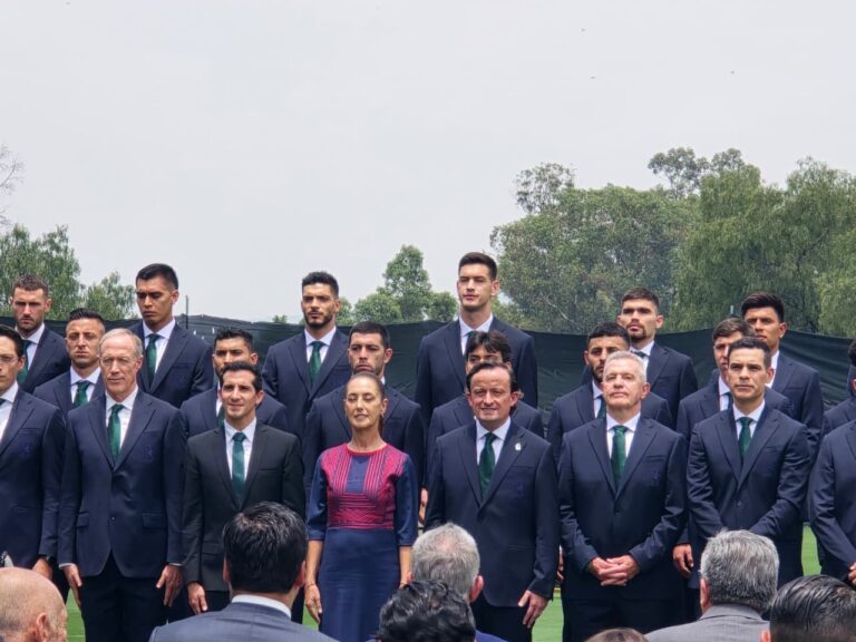 Abanderamiento Selección Mexicana. Foto de Arturo Sanguino