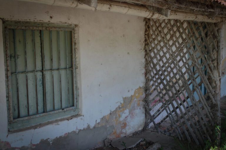 Violencia desplaza a tres mil familias en Sinaloa