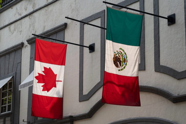 Embajada de Canadá emite recomendaciones a sus ciudadanos viajeros por protestas en la CDMX
