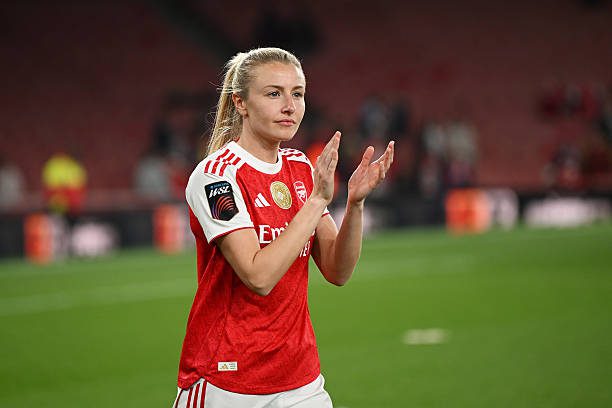 Leah WIliamson, capitana del Arsenal y de la Selección de Inglaterra. Foto: X: @awfcdirect