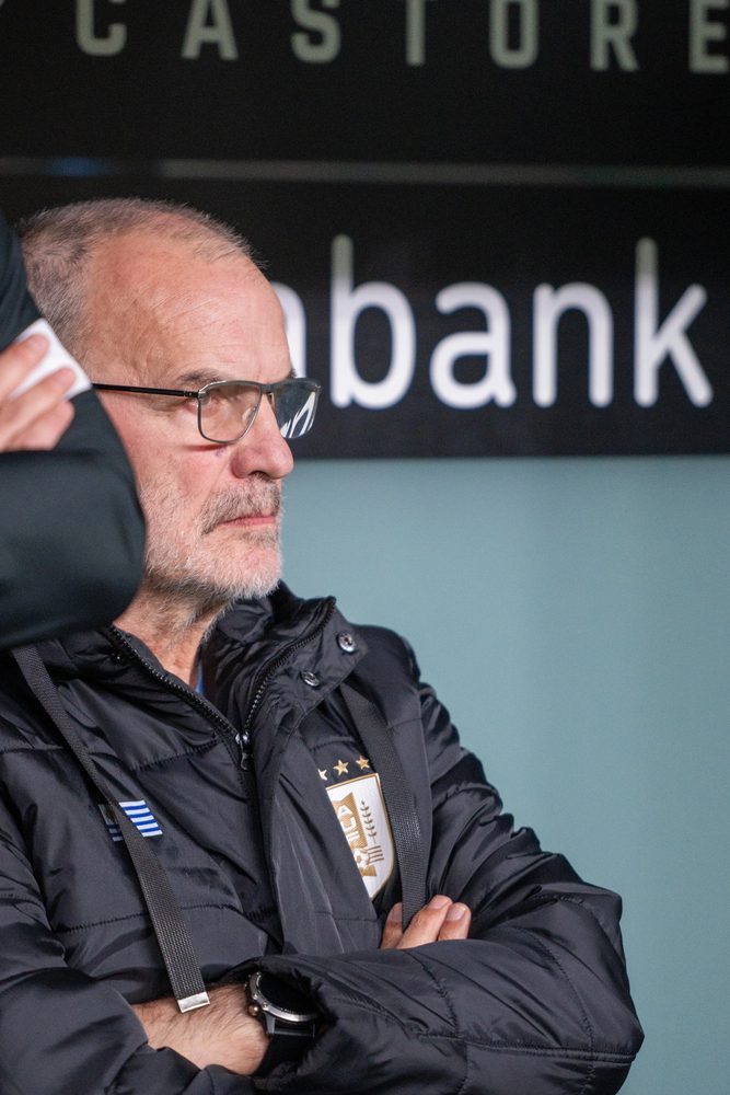 Marcelo Bielsa deja de ser entrenador de la Selección de Uruguay