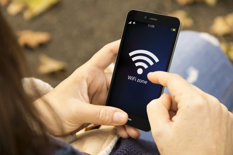 Profeco comparte semáforo para usar wifi público de forma segura
