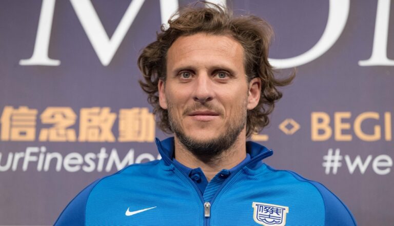 La Asociación Uruguaya de Futbol negoca con Diego Forlan para que sea el técnico de la “Celeste”