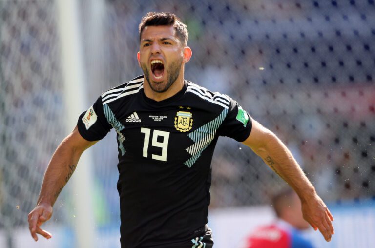 Sergio Agüero afirmó que Javier Aguire es como un padré para él
