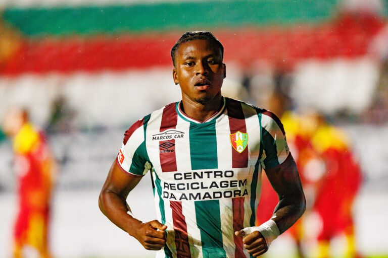 CF Estrela Amadora and Rio Ave FC at Estadio Jose Gomes