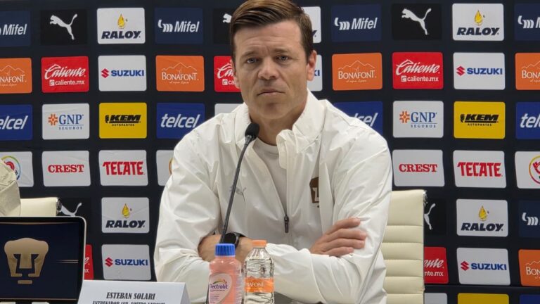 Esteban Solari en su presentación como el nuevo DT de Pumas. Liga MX. Foto: Gabriel Ayala / ACIR DEPORTES