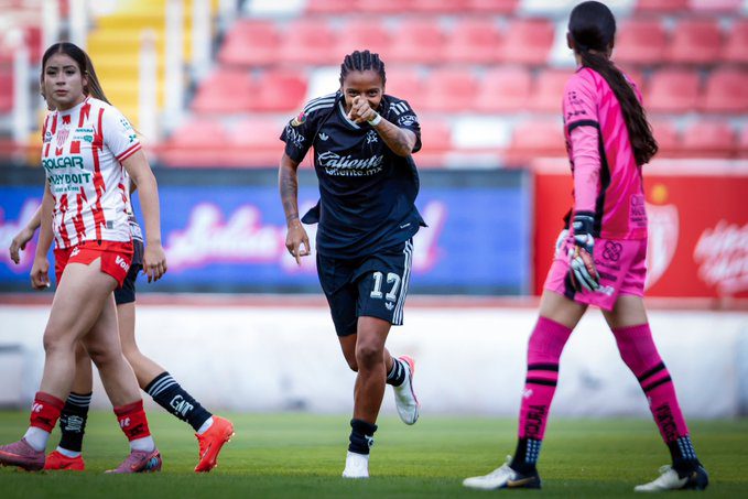 Geyse Ferreira festeja gol con el Club América Femenil ante Necaxa. Liga Femenil. Foto: X: @AmericaFemenil