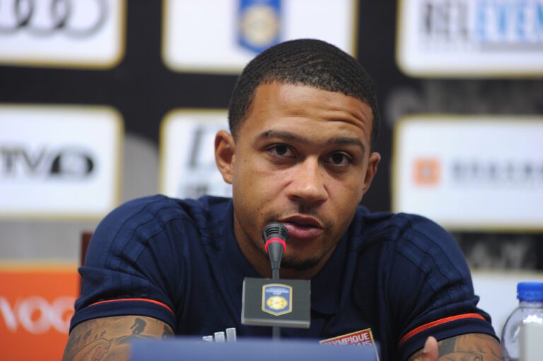 Corinthians decide no renovar su vínculo con el atacante neerlandés Memphis Depay