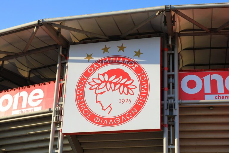 El Olympiacos tiene amarrado a Armando González