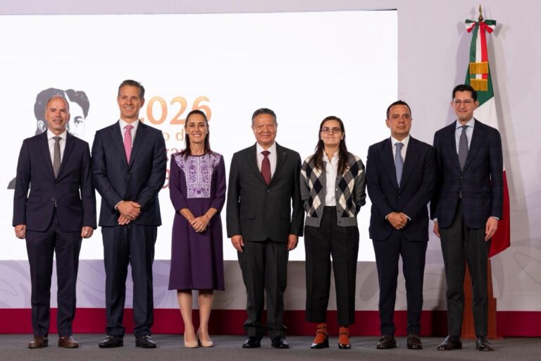 Cooperativa Cruz Azul y la Presidenta Claudia Sheinbaum. Cortesía Cruz Azul