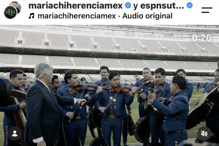 Mariachi Herencia de México interpretó el Himno de Estados Unidos