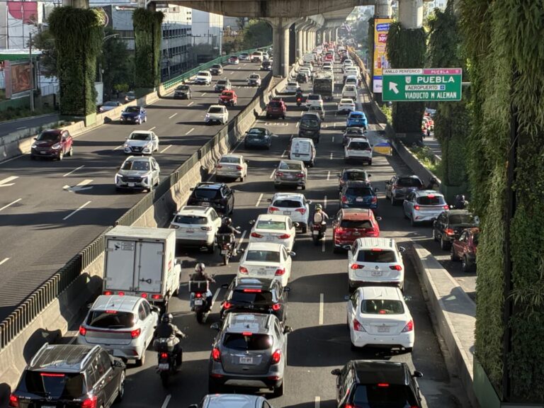 Congestión vial cuesta 203 mil mdp y cada persona pierde 111 horas al año: IMCO