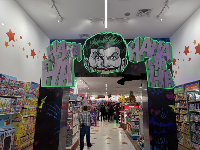 DC da su lugar a los villanos con nueva colección de juguetes